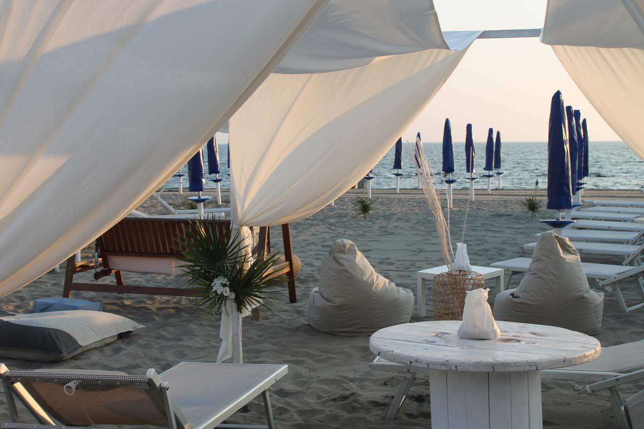 B&B Fiumicino Airport Resort Bagian luar foto