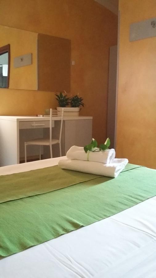 B&B Fiumicino Airport Resort Bagian luar foto