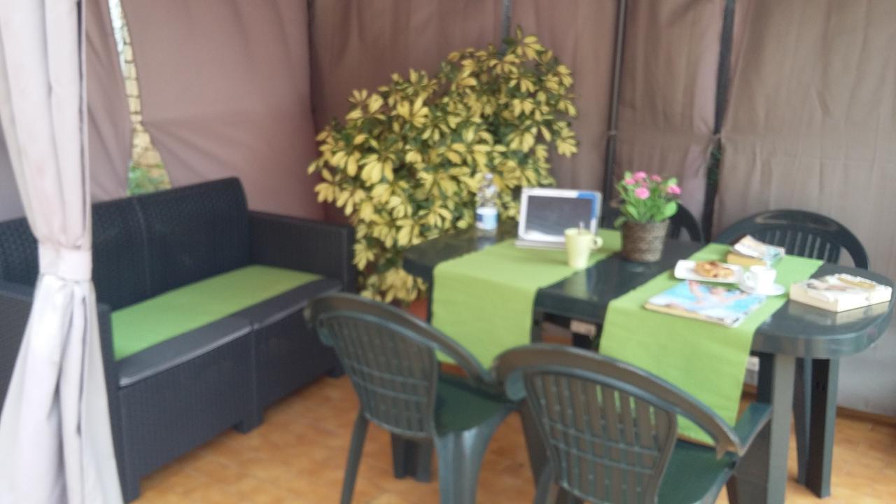 B&B Fiumicino Airport Resort Bagian luar foto