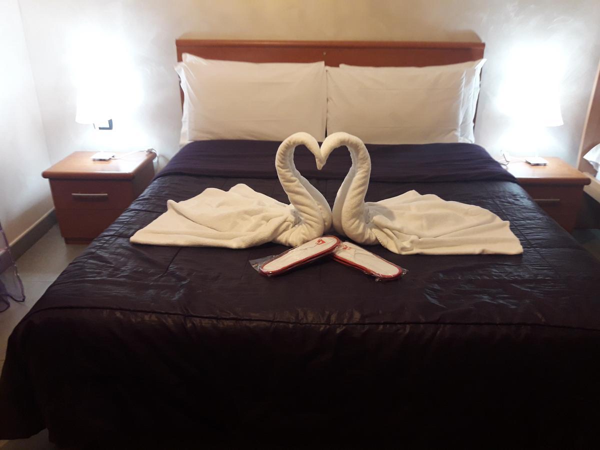 B&B Fiumicino Airport Resort Bagian luar foto