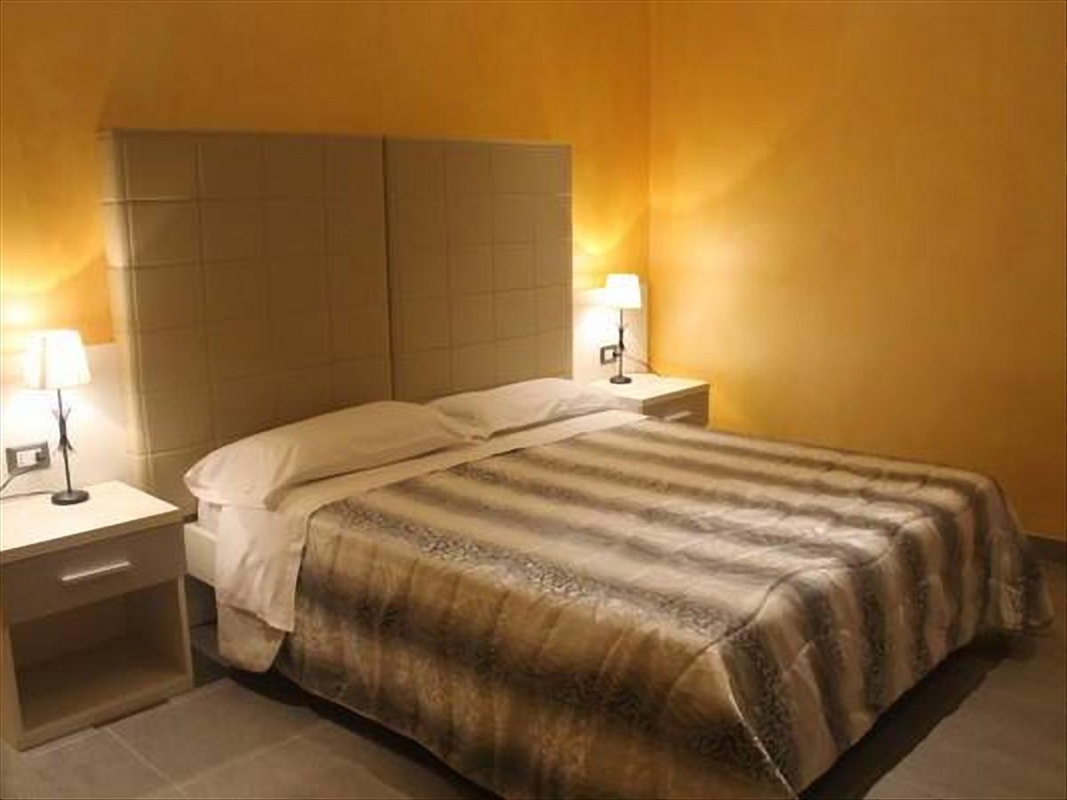 B&B Fiumicino Airport Resort Bagian luar foto