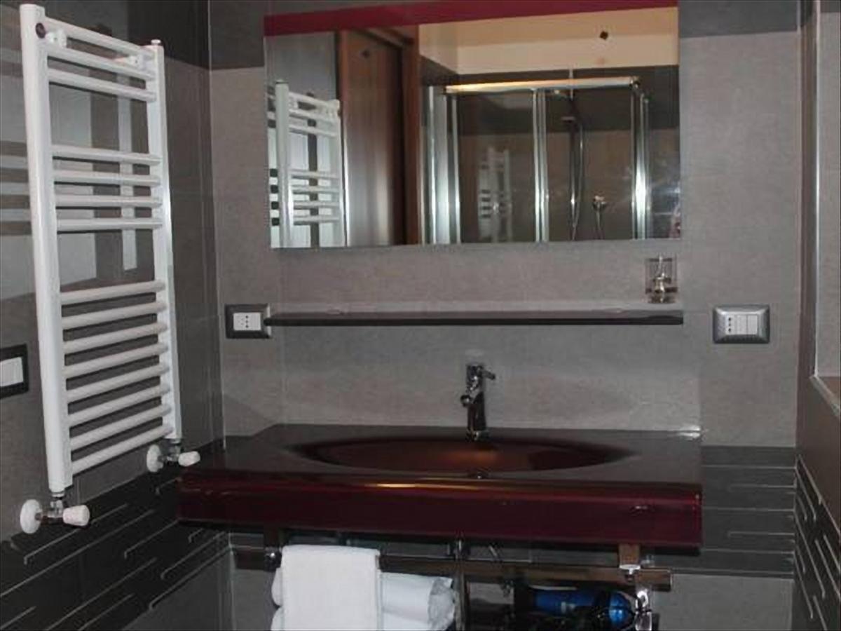 B&B Fiumicino Airport Resort Bagian luar foto